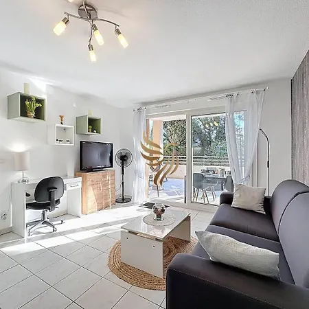 Bellahorizon T2-view Of Garden-terrace-park-wifi. Frejus