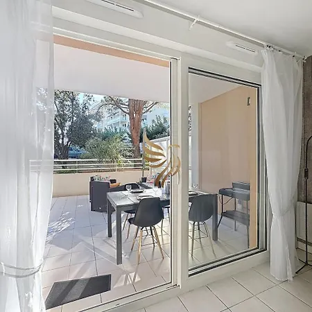 Bellahorizon T2-view Of Garden-terrace-park-wifi. Frejus