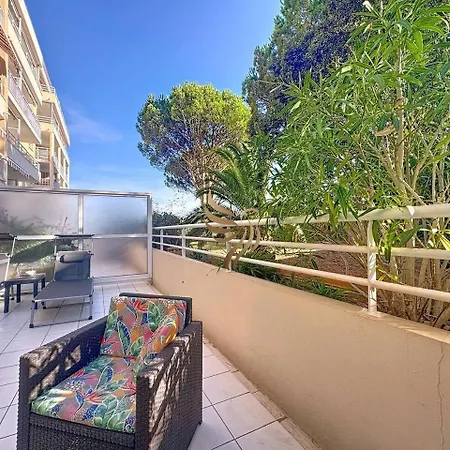 Bellahorizon T2-view Of Garden-terrace-park-wifi. * Frejus