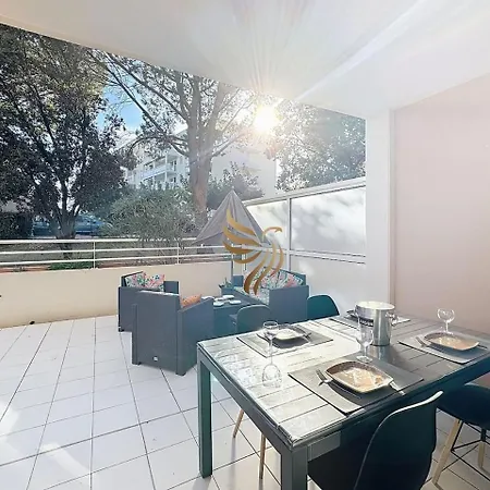 Bellahorizon T2-view Of Garden-terrace-park-wifi.