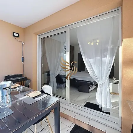 Bellahorizon T2-view Of Garden-terrace-park-wifi.