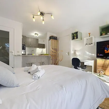Bellahorizon T2-view Of Garden-terrace-park-wifi. * Frejus